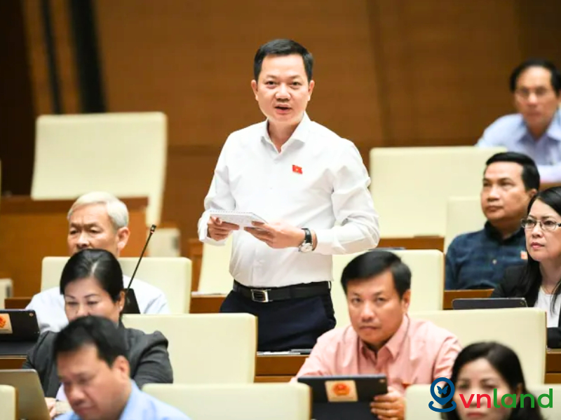 dai bieu quoc hoi bay to quan ngai ve viec mo rong dat cho nha o thuong mai