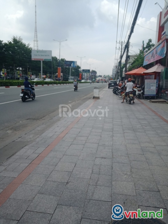 Cần bán Lô Đất + Nhà Biệt Thự mặt tiền Đại Lộ Bình Dương