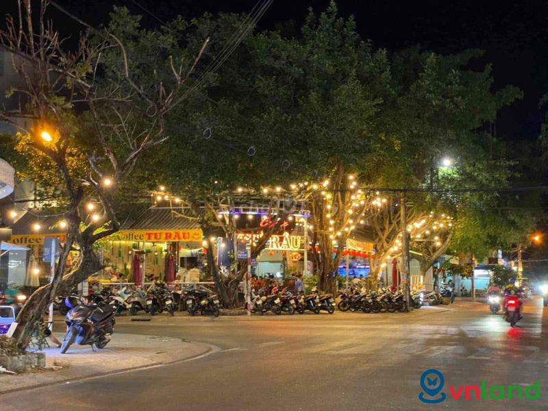 SANG NHƯỢNG QUÁN COFFEE – VỊ TRÍ ĐẮC ĐỊA GÓC NGÃ TƯ CHI LĂNG & PHẠM HÙNG